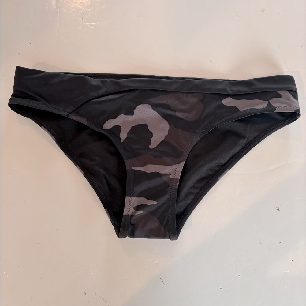ATHLETA Camo BIKINI BOTTOMS XS